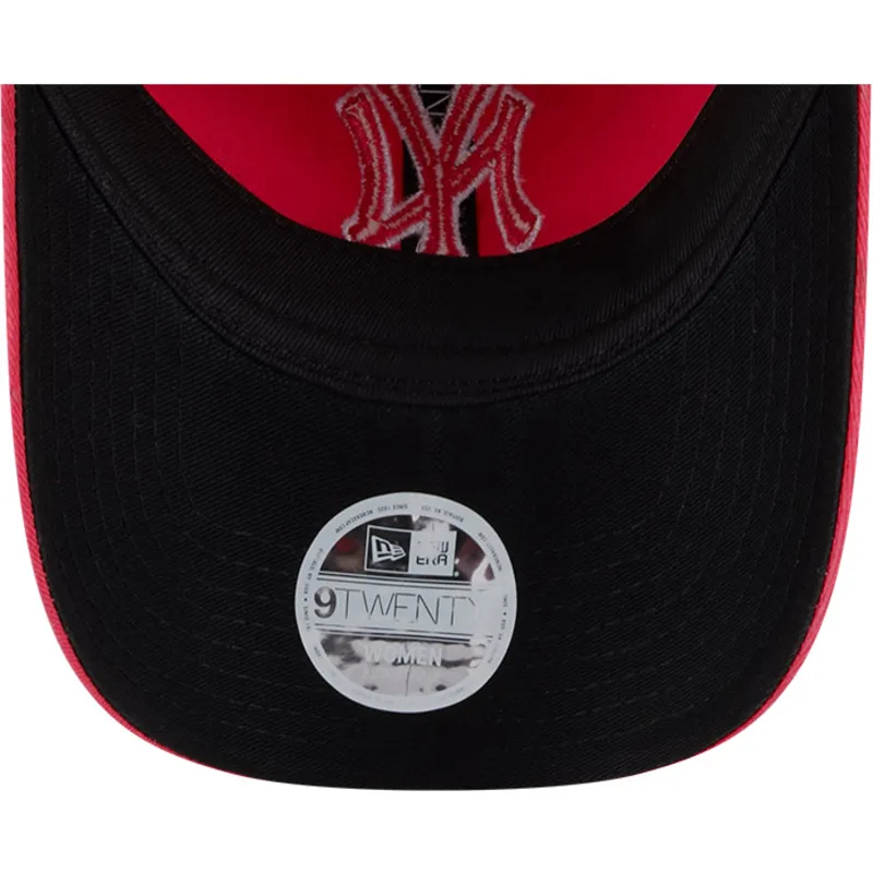 verstellbare-rosa-damenkappe-9twenty-pattern-spring-training-fan-pack-2025-der-new-york-yankees-mlb-von-new-era
