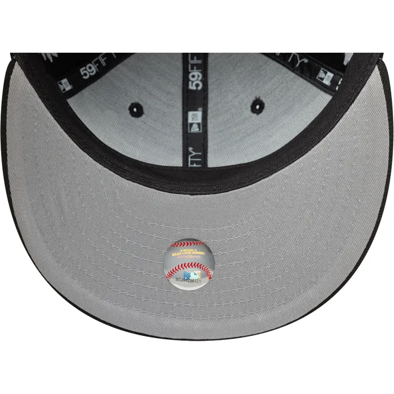 czarna-dopasowana-czapka-z-daszkiem-59fifty-mythical-new-york-yankees-mlb-new-era