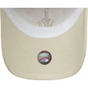 beige-justerbar-bojd-keps-for-dam-med-beige-logotyp-9twenty-linen-new-york-yankees-mlb-fran-new-era