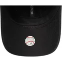 justerbar-svart-bojd-keps-for-kvinnor-med-svart-logotyp-9twenty-broderi-av-new-york-yankees-mlb-fran-new-era