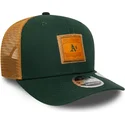 gron-och-brun-9seventy-stretch-snap-debossed-logo-oakland-athletics-mlb-truckerkeps-fran-new-era
