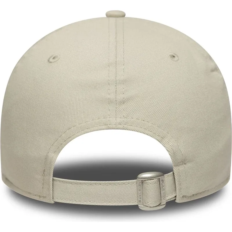 bezowo-czarna-regulowana-czapka-z-zakrzywionym-daszkiem-9forty-contrast-patch-chicago-bulls-nba-new-era