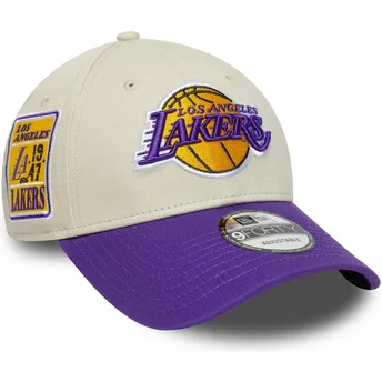 Beige och violett justerbar 9FORTY Contrast Patch keps med böjd skärm Los Angeles Lakers NBA från New Era