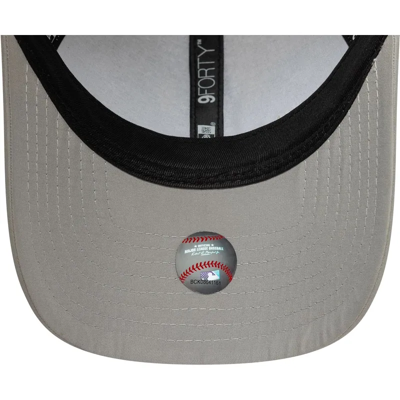 casquette-trucker-grise-ajustable-9forty-flawless-new-york-yankees-mlb-new-era