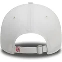 biala-czapka-z-zakrzywionym-daszkiem-regulowana-z-niebieskim-logo-9twenty-core-classic-new-york-yankees-mlb-od-new-era