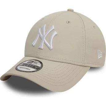 Gorra curva beige ajustable con logo blanco 9FORTY League Essential de New York Yankees MLB de New Era