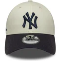 regulowana-czapka-z-zakrzywionym-daszkiem-bezowo-granatowa-9forty-side-script-new-york-yankees-mlb-new-era