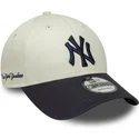 gebogene-beige-und-marineblaue-verstellbare-kappe-9forty-side-script-der-new-york-yankees-mlb-von-new-era