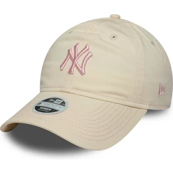 Beige justerbar böjd keps för kvinnor med rosa logga 9TWENTY Contrast Stitch New York Yankees MLB från New Era