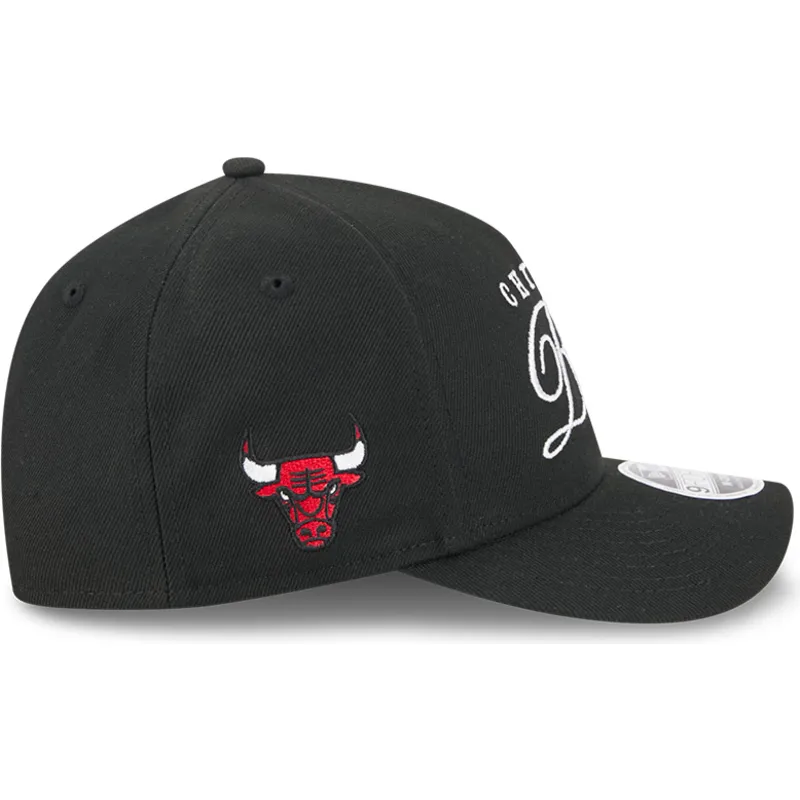 schwarze-gebogene-snapback-kappe-9forty-m-crown-draft-2025-der-chicago-bulls-nba-von-new-era