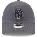 graue-verstellbare-curved-cap-mit-blauem-logo-9twenty-core-classics-der-new-york-yankees-mlb-von-new-era