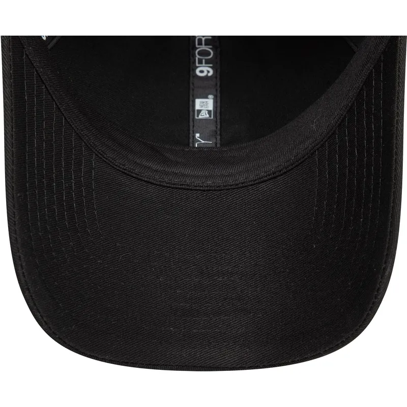 schwarze-verstellbare-9forty-curve-cap-badge-von-new-era