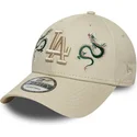 bezowa-czapka-z-zakrzywionym-daszkiem-regulowana-z-bezowym-logo-9forty-icon-dragon-los-angeles-dodgers-mlb-od-new-era