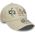 bezowa-czapka-z-zakrzywionym-daszkiem-regulowana-z-bezowym-logo-9forty-icon-dragon-los-angeles-dodgers-mlb-od-new-era