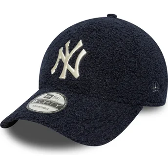 Regulowana granatowa czapka z wygiętym daszkiem 9FORTY Borg New York Yankees MLB marki New Era