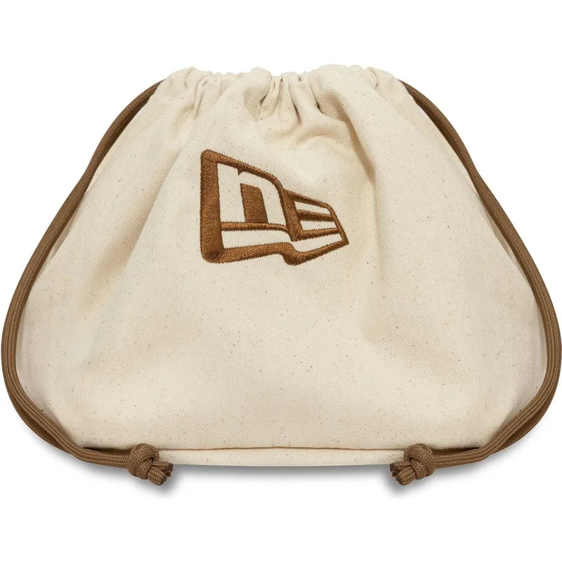 czapka-z-daszkiem-bezowa-regulowana-z-brazowym-logo-9twenty-leather-new-york-yankees-mlb-new-era