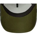 casquette-trucker-multicolore-a-frame-camo-oval-patch-new-era