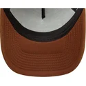 brazowa-czapka-trucker-a-frame-suede-oval-patch-marki-new-era