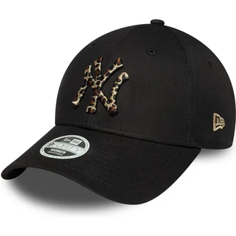 Czarna zakrzywiona regulowana czapka damska 9FORTY Leopard Infill New York Yankees MLB od New Era