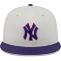 casquette-plate-beige-et-violette-ajustee-59fifty-clr-dvlp-new-york-yankees-mlb-new-era