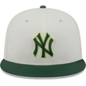 casquette-plate-beige-et-verte-ajustee-59fifty-clr-dvlp-new-york-yankees-mlb-new-era