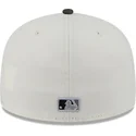 casquette-plate-beige-et-noire-ajustee-59fifty-clr-dvlp-new-york-yankees-mlb-new-era