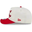 casquette-courbee-beige-et-rouge-snapback-9fifty-a-frame-chainstitch-detroit-red-wings-nhl-new-era
