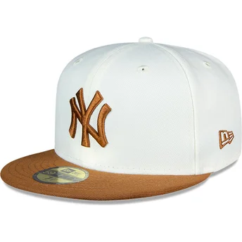 New Era MLB New York Yankees 59FIFTY Chrome Toast Side Patch weiße und braune Flat Cap