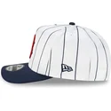 biala-i-granatowa-czapka-z-zakrzywionym-daszkiem-snapback-9fifty-a-frame-satin-pinstripe-boston-red-sox-mlb-od-new-era