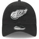 verstellbare-schwarze-curved-cap-9twenty-stamp-der-detroit-red-wings-nhl-von-new-era