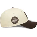 justerbar-beige-och-brun-9forty-side-patch-los-angeles-dodgers-mlb-keps-fran-new-era