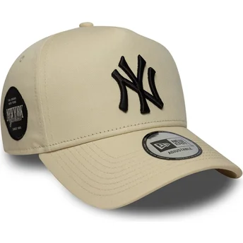 Beige gebogene Snapback-Kappe 9FORTY E Frame Side Patch der New York Yankees MLB von New Era