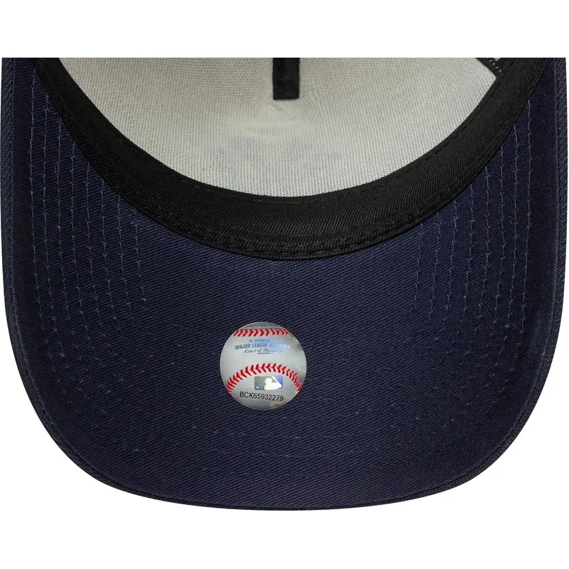 beige-und-marineblau-gebogener-snapback-9forty-e-frame-world-series-patch-der-new-york-yankees-mlb-von-new-era