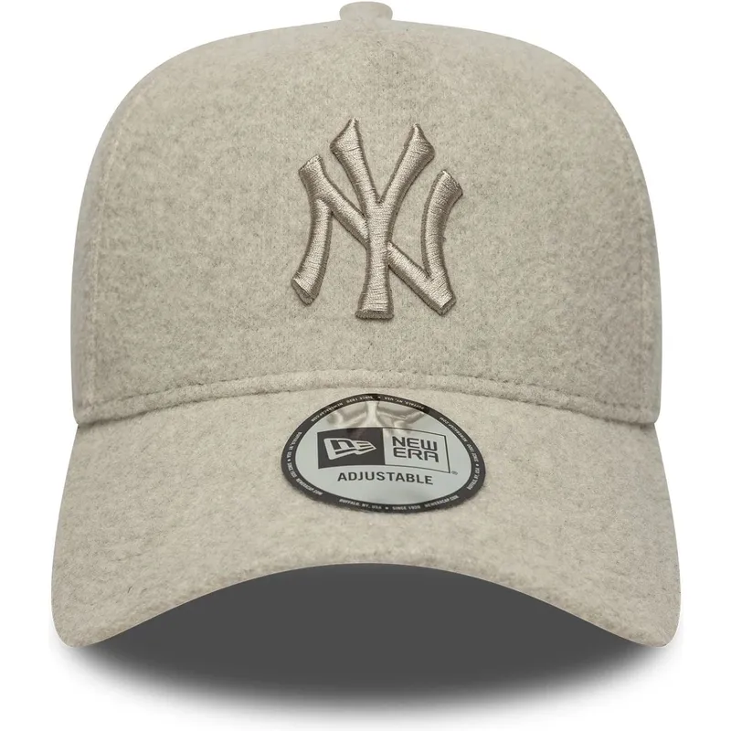 bezowa-zakrzywiona-czapka-snapback-z-bezowym-logo-9forty-e-frame-melton-new-york-yankees-mlb-new-era