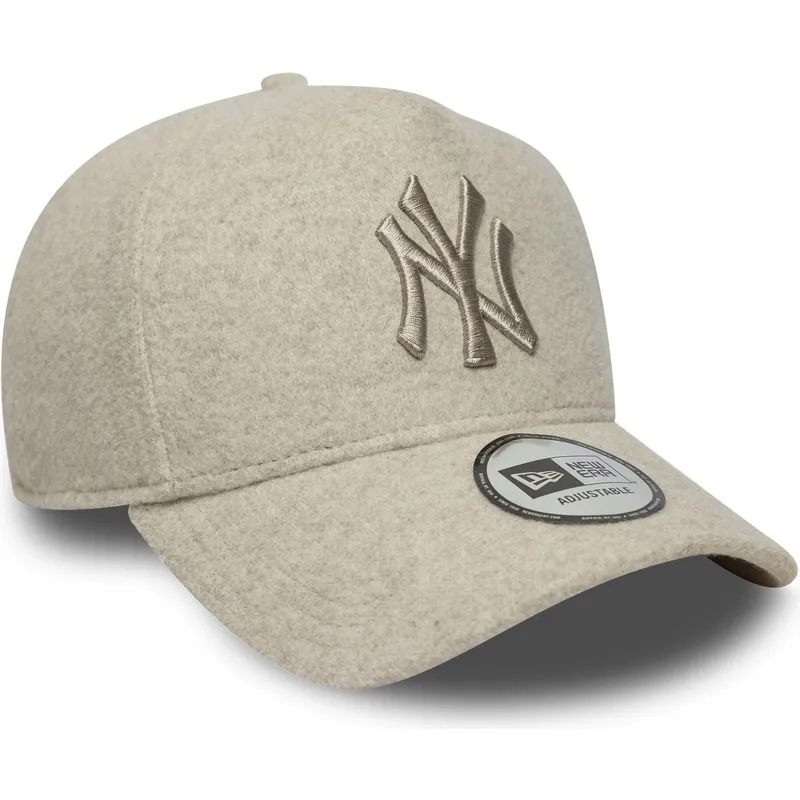 bezowa-zakrzywiona-czapka-snapback-z-bezowym-logo-9forty-e-frame-melton-new-york-yankees-mlb-new-era