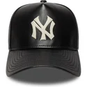 justerbar-svart-bojd-skarmkeps-9forty-e-frame-img-leather-new-york-yankees-mlb-fran-new-era