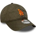zielona-zakrzywiona-regulowana-czapka-z-pomaranczowym-logo-9twenty-quilted-los-angeles-dodgers-mlb-marki-new-era