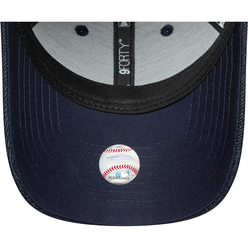 granatowa-regulowana-czapka-z-daszkiem-dla-kobiet-9forty-sequin-denim-new-york-yankees-mlb-new-era