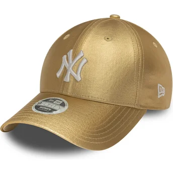 New Era New York Yankees MLB 9FORTY Metallic verstellbare Damenkappe mit gebogenem Schirm in Gold