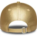 regulowana-zlota-czapka-z-zakrzywionym-daszkiem-dla-kobiet-9forty-metallic-new-york-yankees-mlb-od-new-era