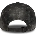 new-era-new-york-yankees-mlb-9twenty-worn-pu-verstellbare-schwarze-damenkappe-mit-gebogenem-schirm-und-schwarzem-logo