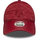 new-era-mlb-new-york-yankees-9twenty-padded-rote-verstellbare-damenkappe-mit-gebogenem-schirm-und-rotem-logo