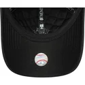 schwarze-gebogene-verstellbare-damenkappe-mit-schwarzem-logo-9twenty-padded-von-new-york-yankees-mlb-von-new-era