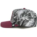 czerwona-czapka-z-daszkiem-snapback-z-zakrzywionym-daszkiem-nosorozec-tuff-camo-desaturated-camo-the-farm-od-goorin-bros