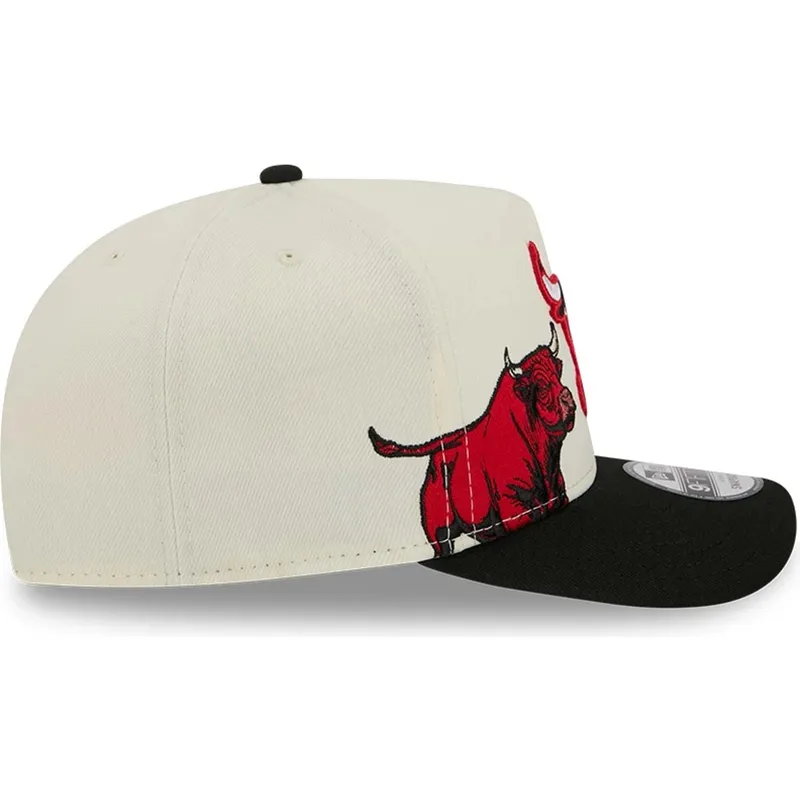 bezowo-czarna-zakrzywiona-czapka-snapback-9fifty-a-frame-precurved-hardwood-classics-chicago-bulls-nba-new-era