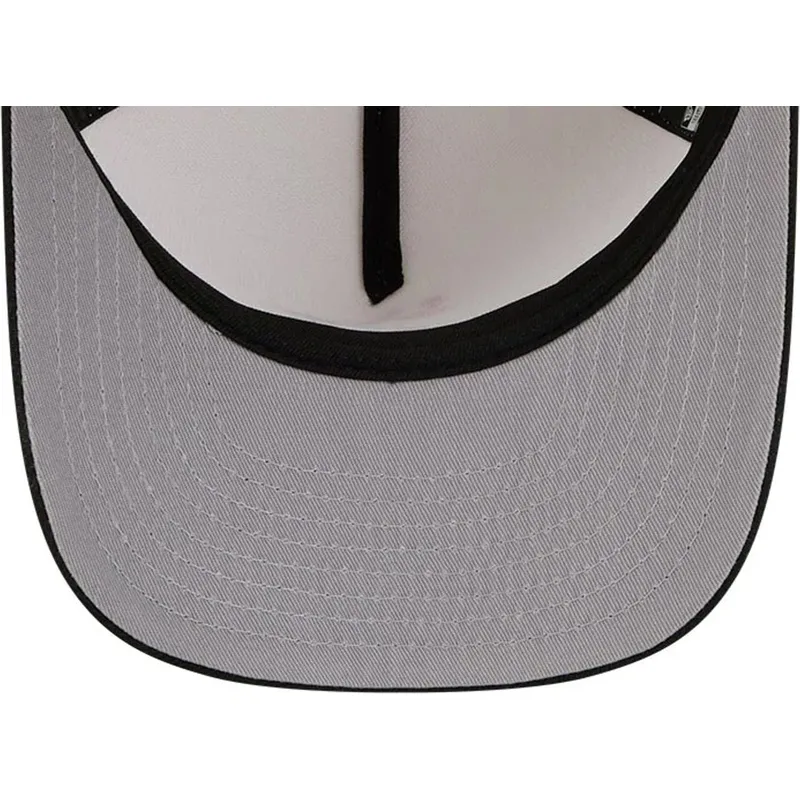 beige-und-schwarze-gebogene-snapback-kappe-9fifty-a-frame-precurved-hardwood-classics-der-milwaukee-bucks-nba-von-new-era