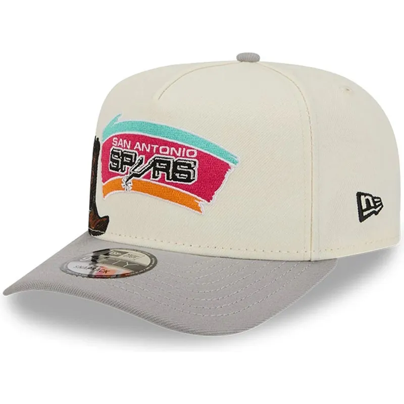 beige-und-graue-gebogene-snapback-kappe-9fifty-a-frame-precurved-hardwood-classics-der-san-antonio-spurs-nba-von-new-era