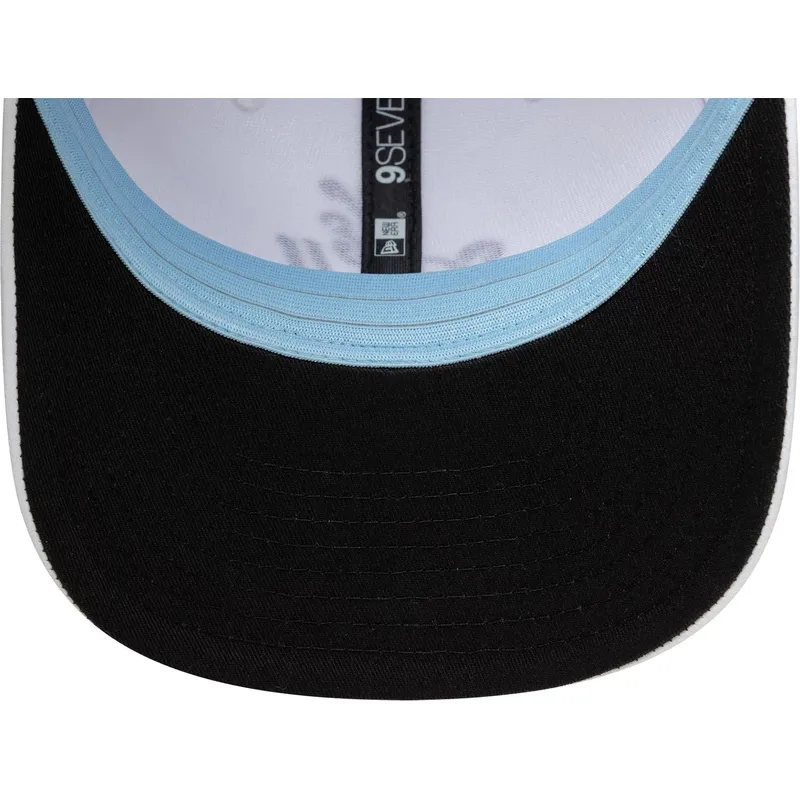 weisse-gebogene-snapback-kappe-9seventy-stretch-snap-technical-golf-von-new-era