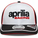 biala-i-czarna-zakrzywiona-czapka-snapback-9seventy-stretch-snap-aprilia-piaggio-od-new-era