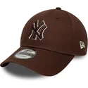 casquette-courbee-marron-ajustable-avec-logo-marron-9forty-outline-new-york-yankees-mlb-new-era